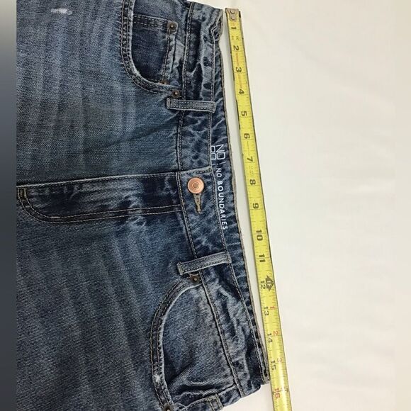 NO BOUNDARIES Denim High Rise Straight Leg Distressed Jean New Size 13 - Picture 6 of 9